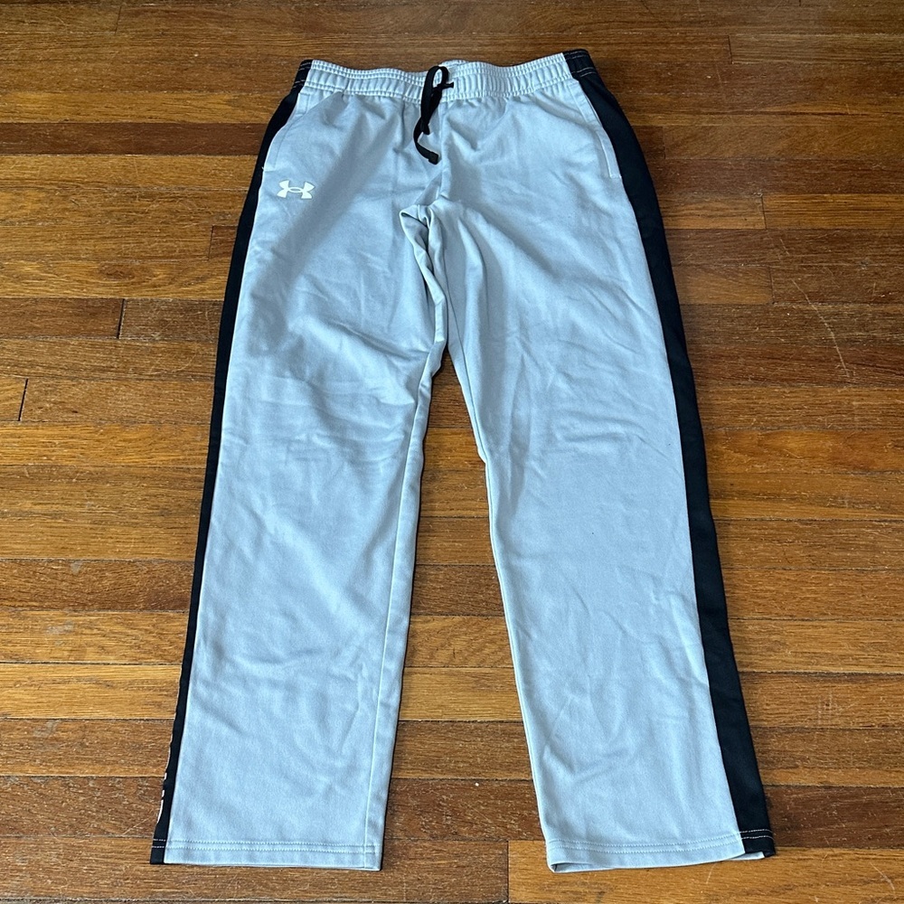Under Armour Light Gray Athletic/Lounge Pants, Youth Large